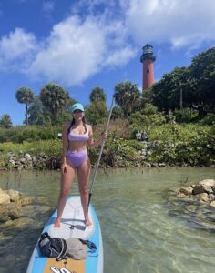 desirae paddle board